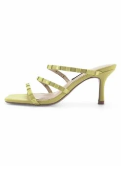 Nine West Outdoor Vira 3Fx - Sandalias Planas - Yellow